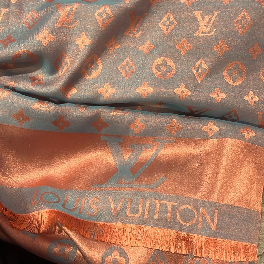 Authentic Louis Vuitton cashmere silk shawl/scarf pink/blue look